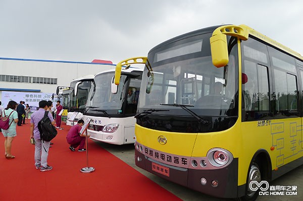 安凱客車(chē)亮相安徽新能源汽車(chē)發(fā)展國(guó)際論壇