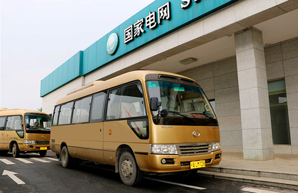 武漢江灘旅游海格純電動中型商務(wù)車_副本.jpg